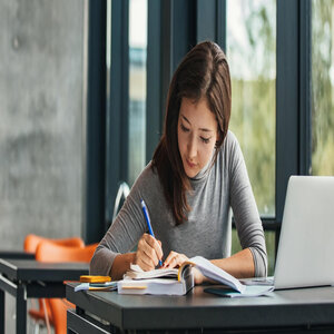 Top Tips to Post Graduation Students on How to Study while Working