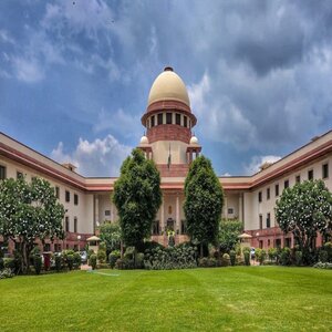 INI CET 2022: SC Sought Response from Centre On Plea Seeking Defined Criteria For the Seat Matrix In Exam