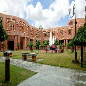 IIM Lucknow offers Chief Marketing Officer programme