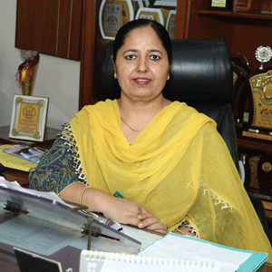 Dr. Karamjeet Kaur,Principal