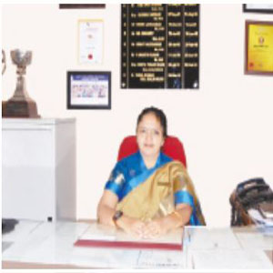 Dr. Parul Kumar,Principal