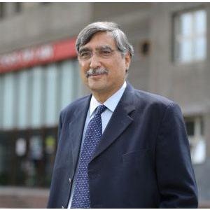 Dr. Deepak Shishoo,In- charge Director